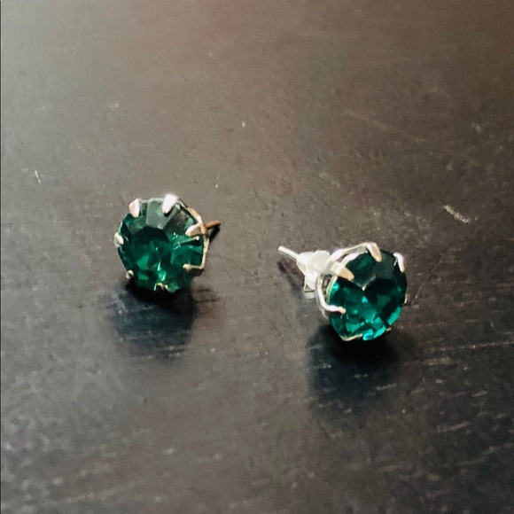 Emerald Green Stud CZ Earrings, 8mm - Picture 4 of 7